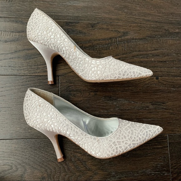 Gossip Size 7 White Lace Fabric 3.5 Inch High Heels - Picture 4 of 11